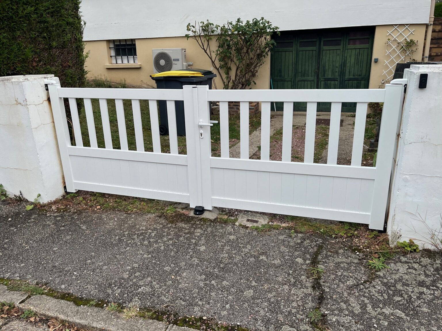 Réalisation de portail battant dans le Calvados par C.N.E