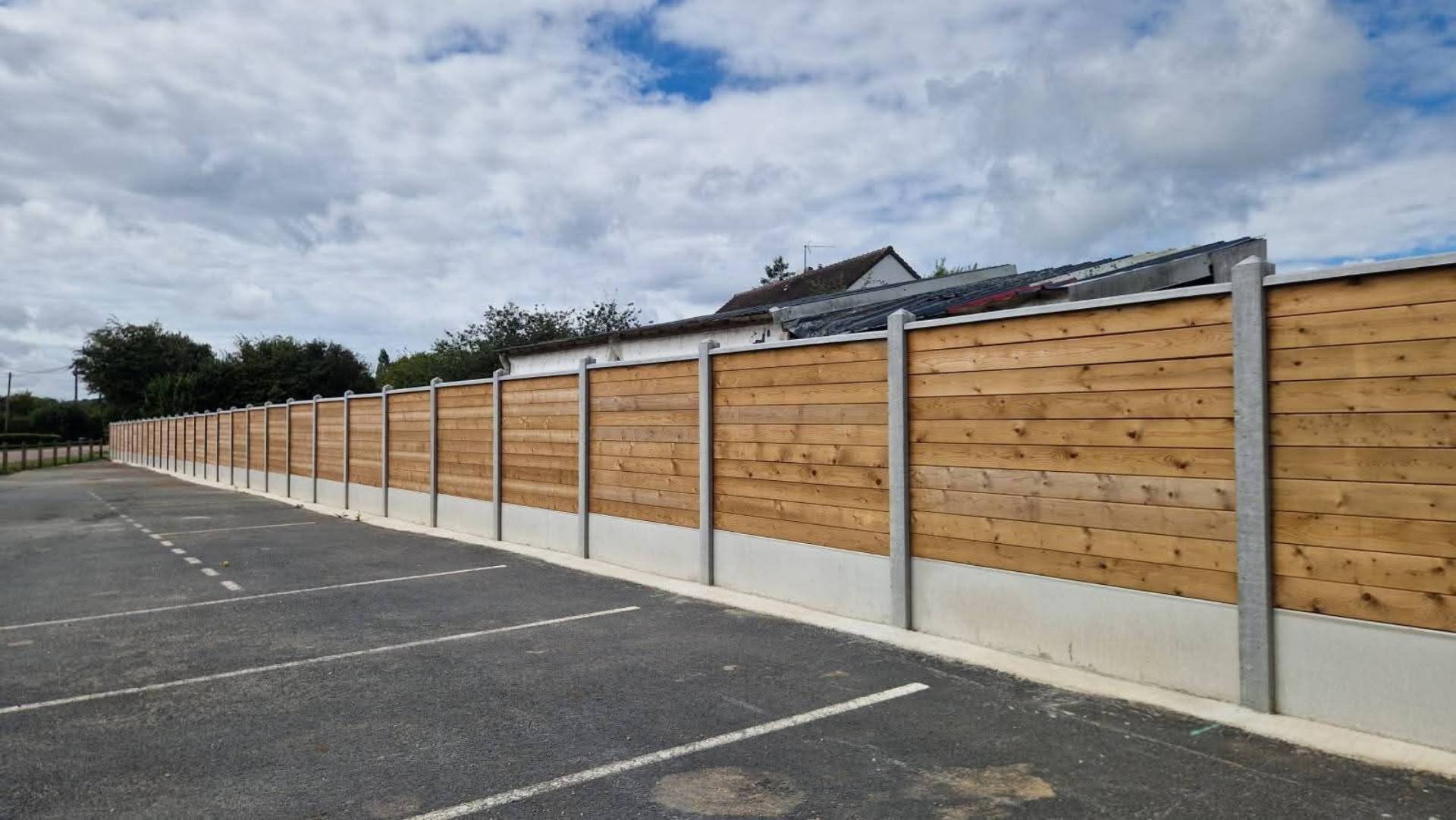 Fournisseur clôture bois et béton à Hérouville-Saint-Clair