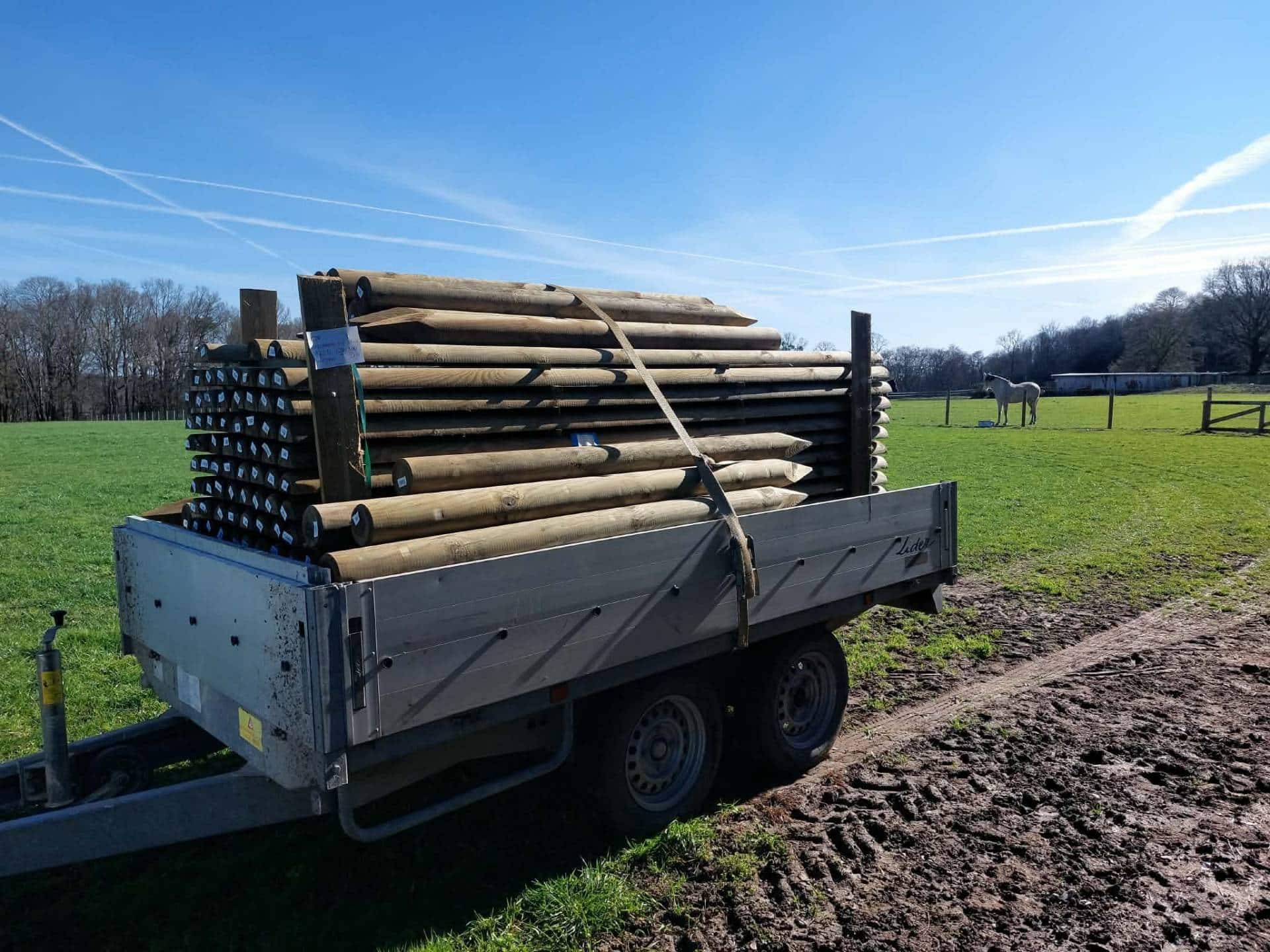 Vente de poteaux bois en stock à Hérouville-Saint-Clair