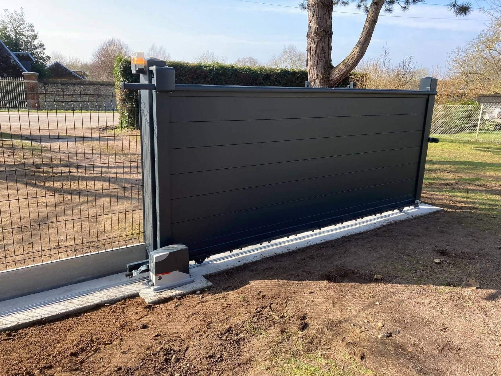Vente de portail coulissant aluminium à CAUVICOURT