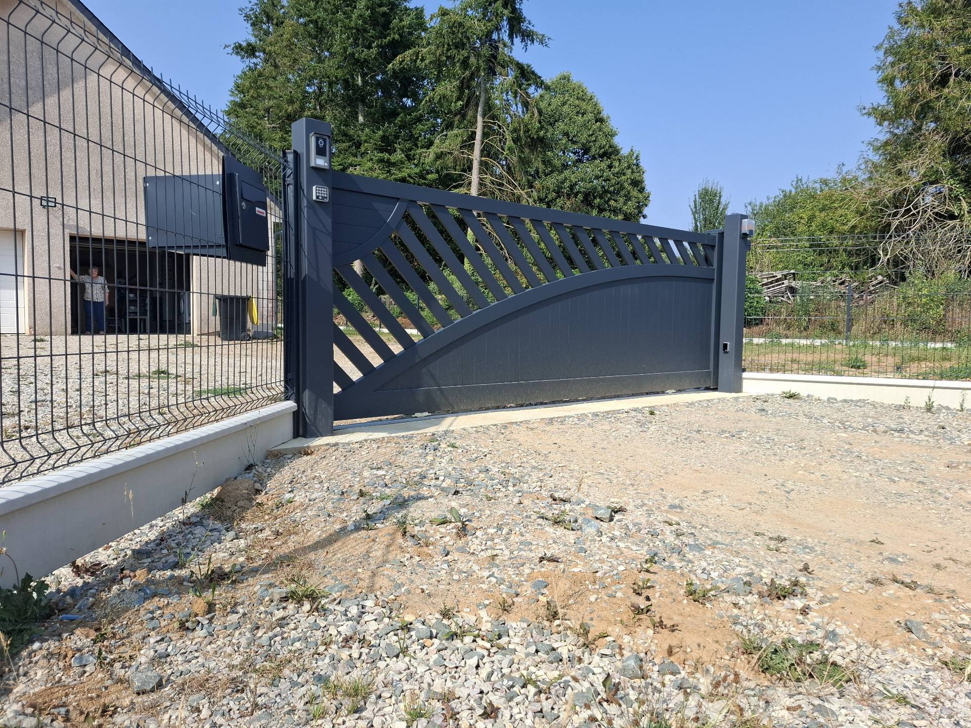 Vente de portail aluminium coulissant à Mouen