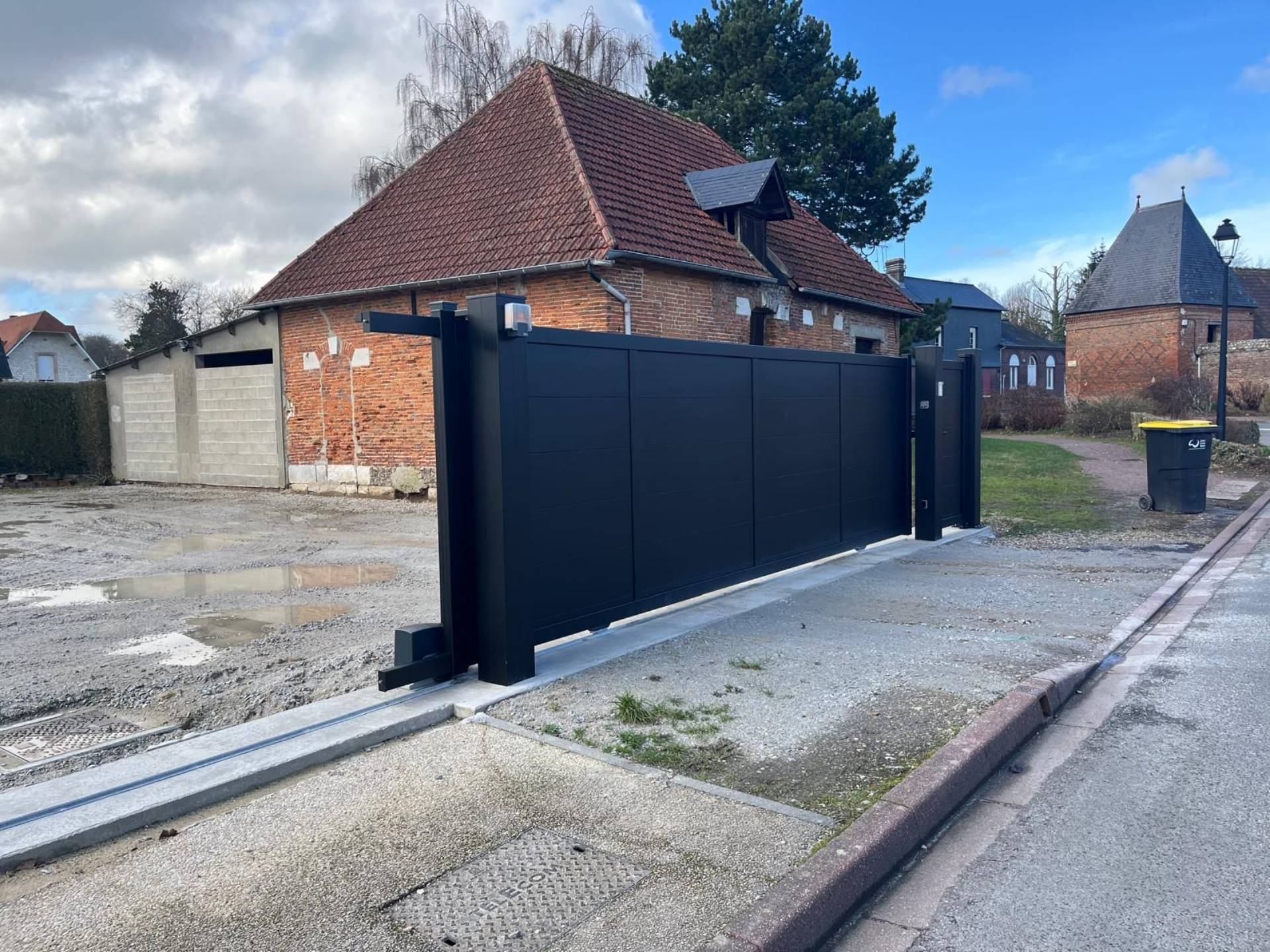 Fournisseur de portail coulissant aluminium à Falaise