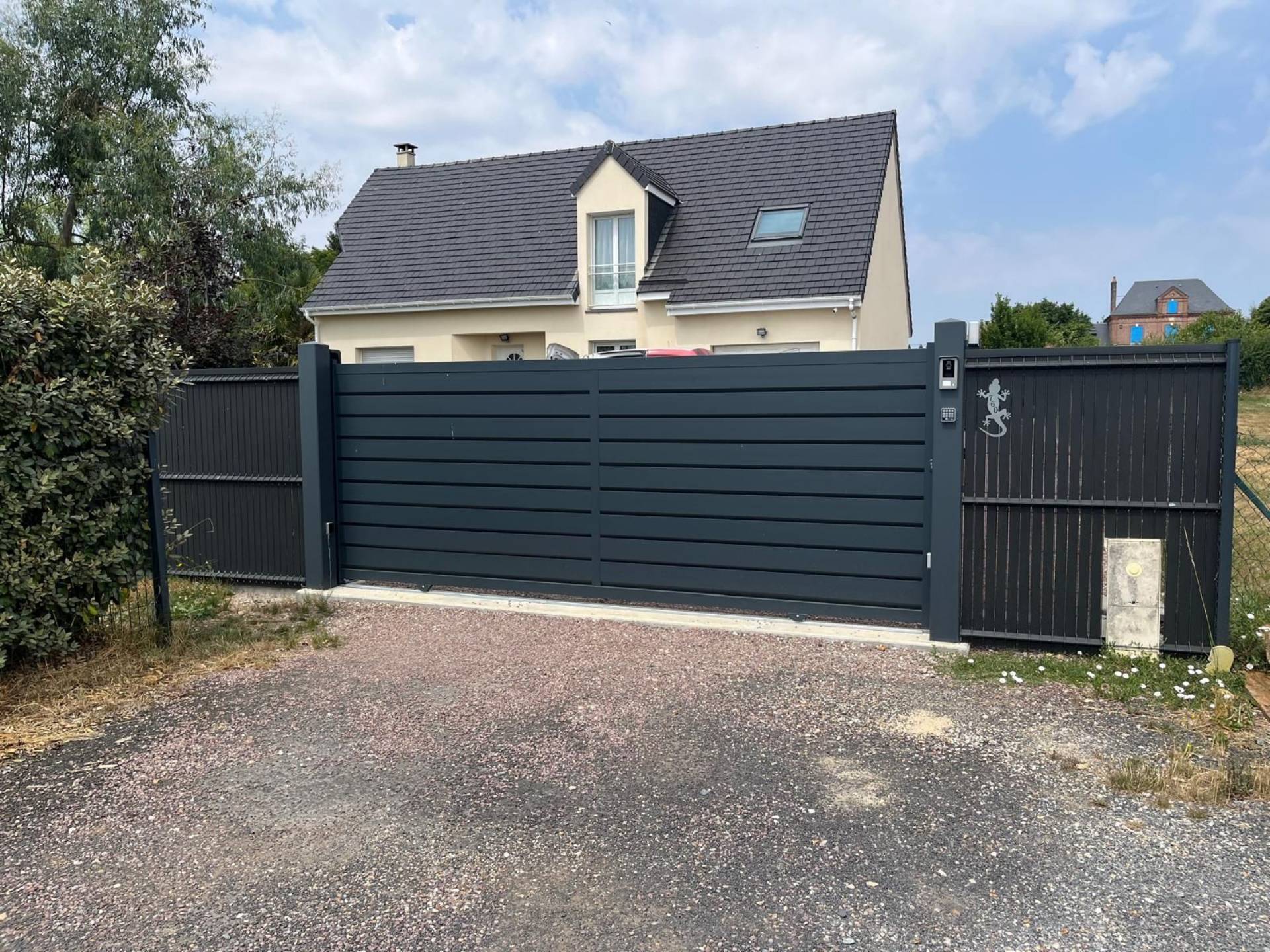 Vente de portail coulissant aluminium à Mouen