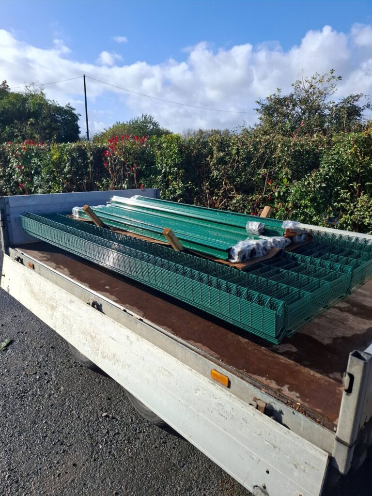 Vente de panneaux rigides verts à Mondeville